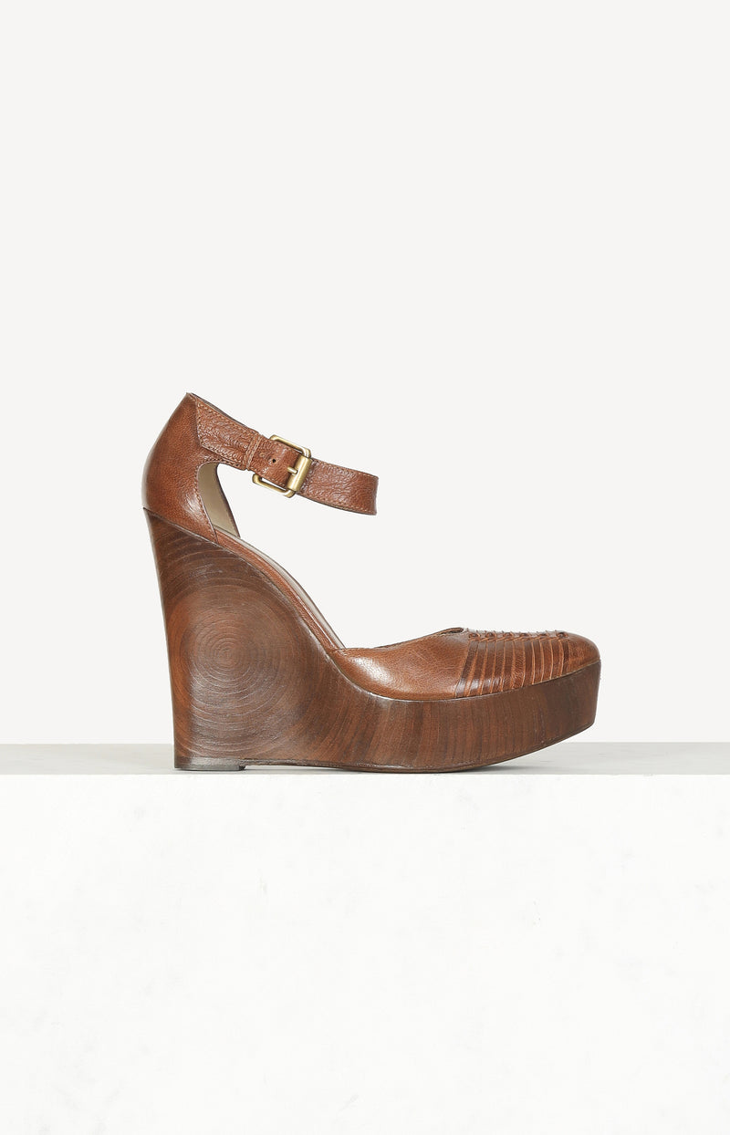 Leather wedges in brown