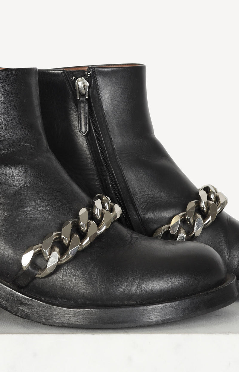 Boots Chain in Schwarz