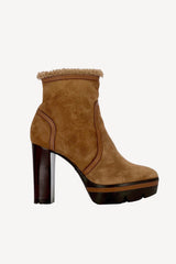 Ankle boots in Cognac / Camel