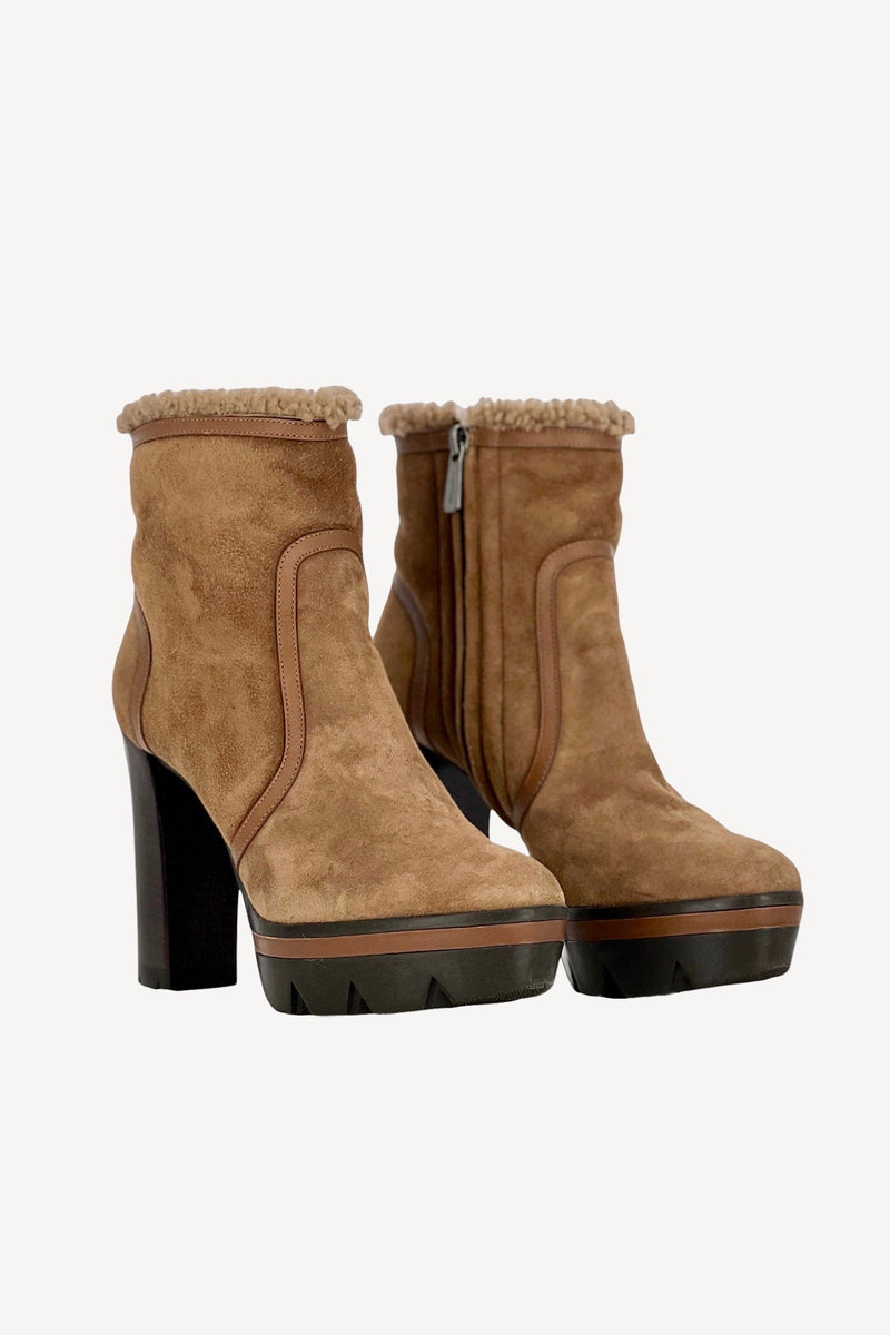 Ankle boots in Cognac / Camel